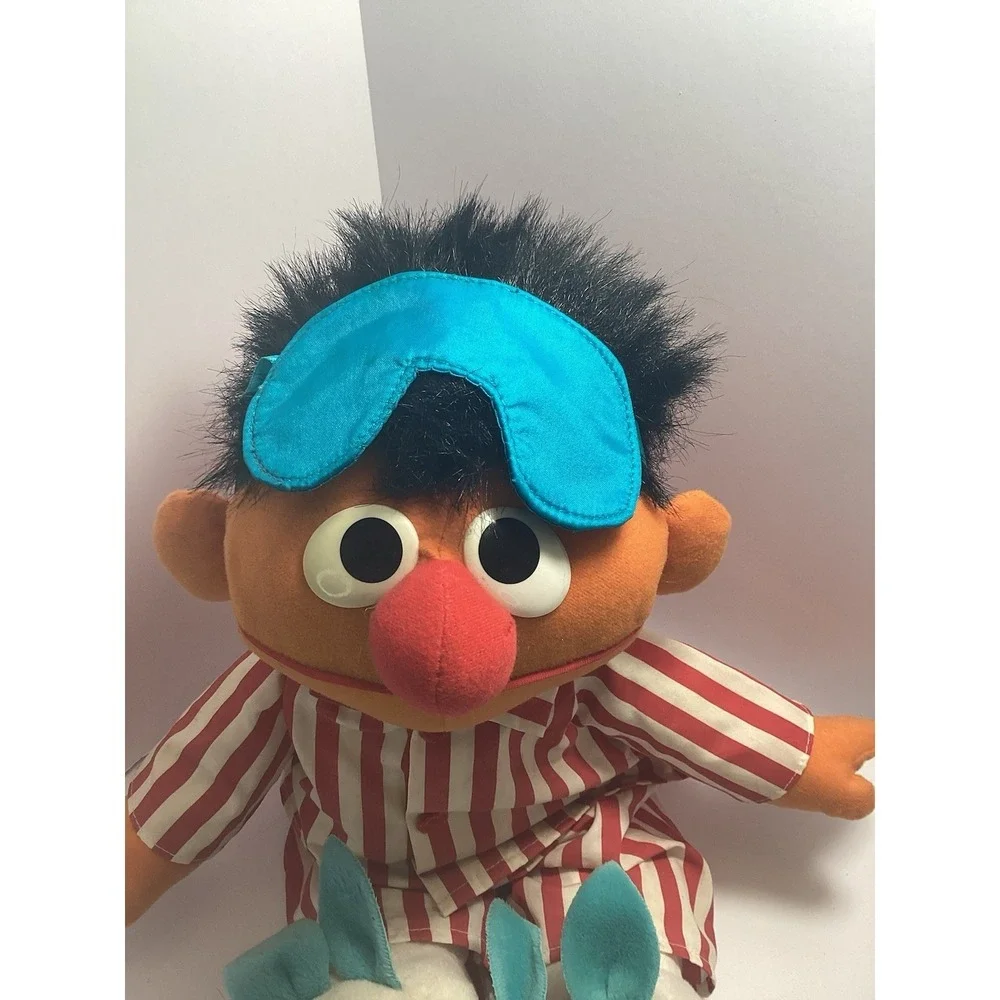 VTG 1996 Tyco Preschool Sesame Street Sleeping Ernie Plush Does Not Work